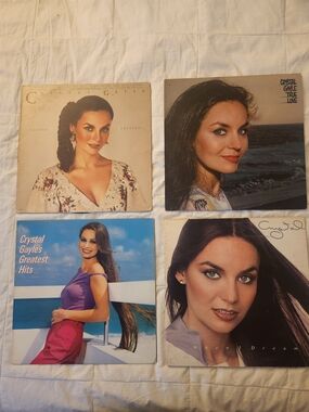 Crystal Gayle Vinyl Record Lot - 4 Album Covers - White, Blue, Pink Fair To Good